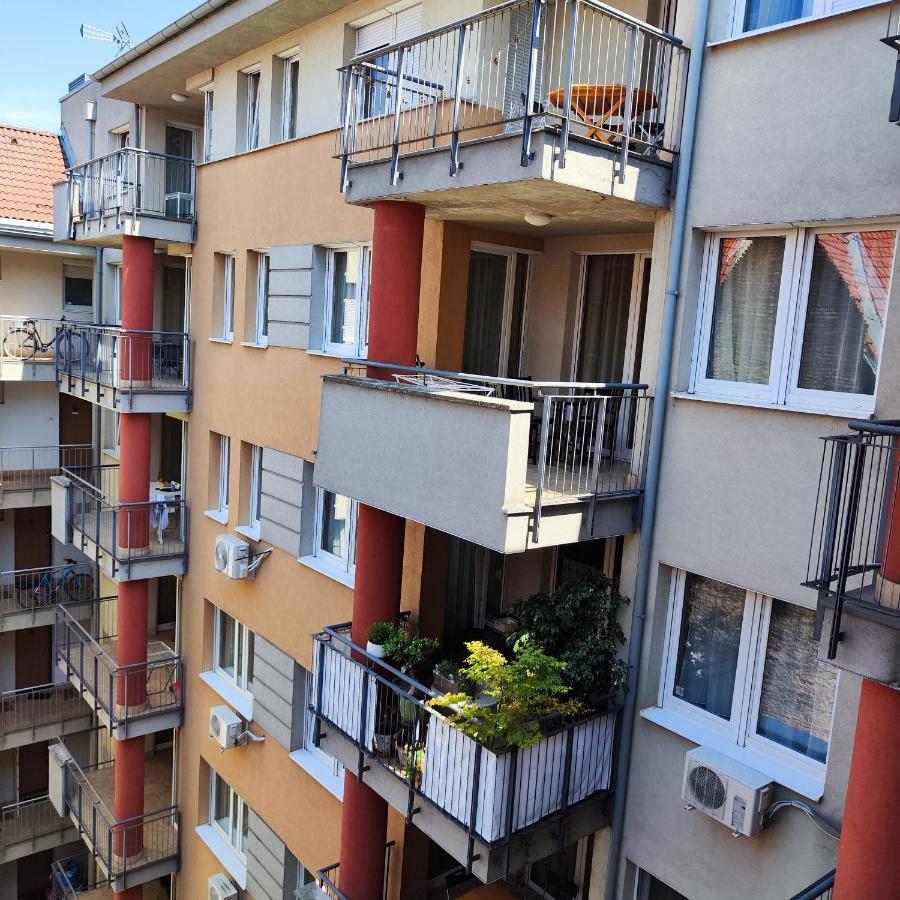 Dolce Vita Zafir Apartman Budapest Ngoại thất bức ảnh